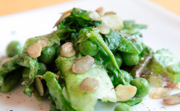 Салат с зеленым горошком — проверенные рецепты. Как правильно приготовить салат с зеленым горошком.