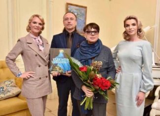 Валентин Юдашкин провел образцовый светский показ