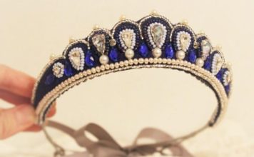 Прически с диадемой для девочек — для любого праздника! Вариации причесок с диадемой для девочек на разную длину волос