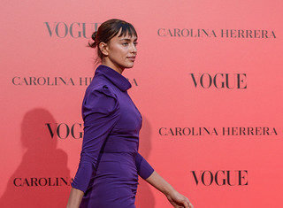 Ирина Шейк в «платье училки» стала самой безвкусной звездой Vogue Party