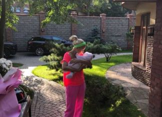 Лера Кудрявцева впервые показала дочку