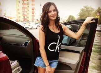 Елена Исинбаева в шортах показала очень худые ноги