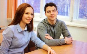 Тогда и сейчас: одноклассники сфотографировались через 12 лет