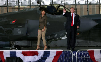 Экономная Мелания Трамп носит старую одежду